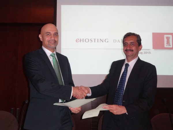 Yasser_Zeineldin - eHosting DataFort and Anil Somaiya - ISSL exchanging MoU